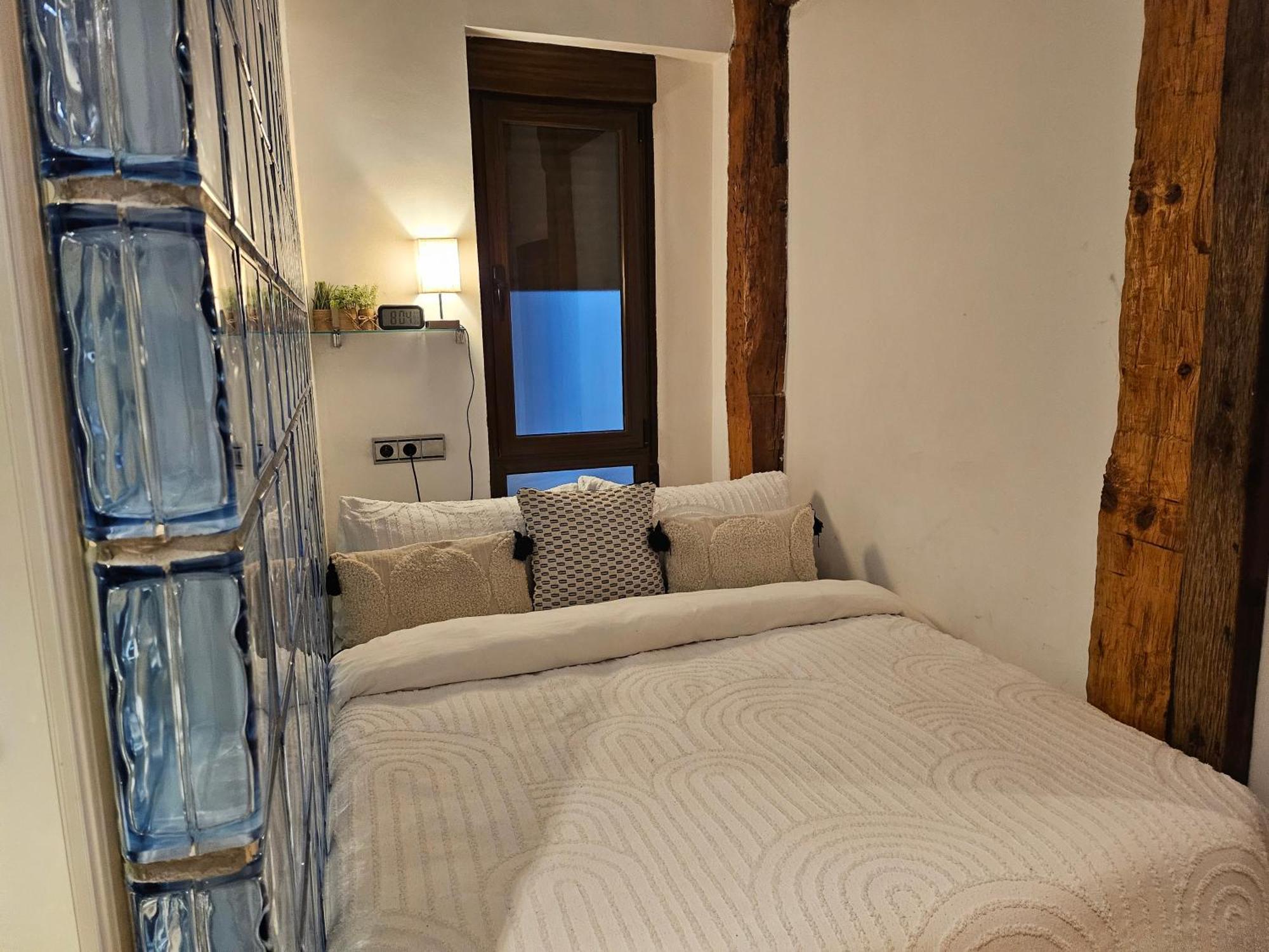 Pequeno Apartamento En El Centro De Madrid Esterno foto